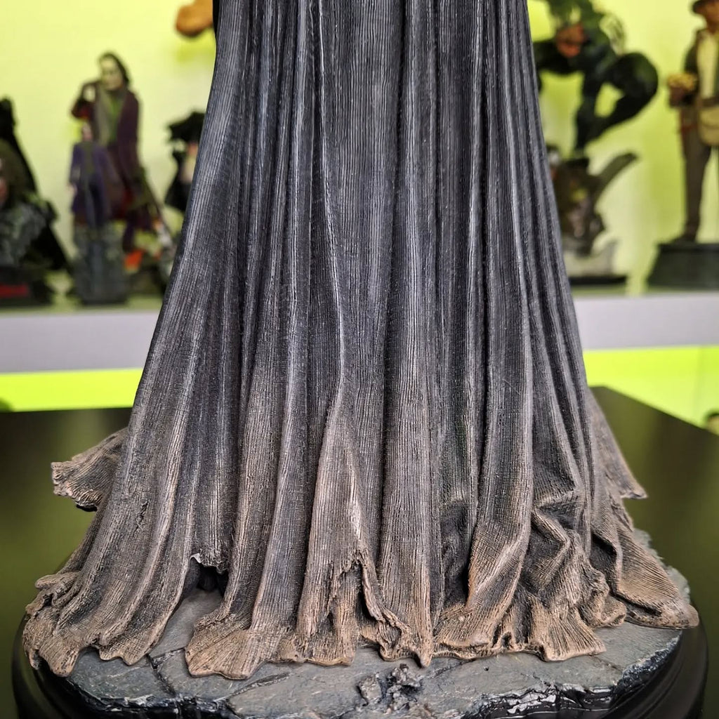 Lord of the Rings Nazgul collectible statue, 26 cm tall, crafted from durable PVC, featuring iconic grey armor and a menacing sword, packaged in a decorative color box.