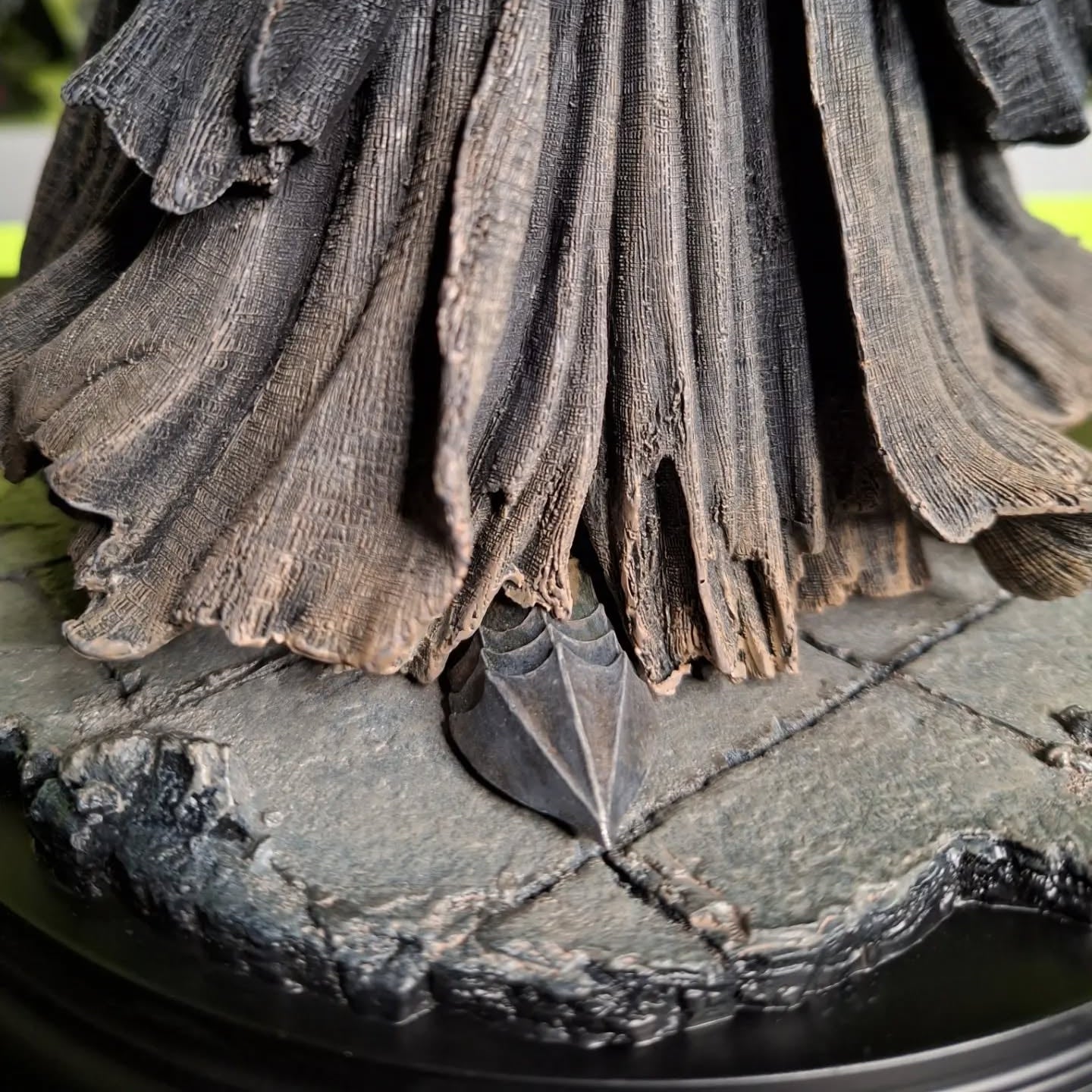 Lord of the Rings Nazgul collectible statue, 26 cm tall, crafted from durable PVC, featuring iconic grey armor and a menacing sword, packaged in a decorative color box.