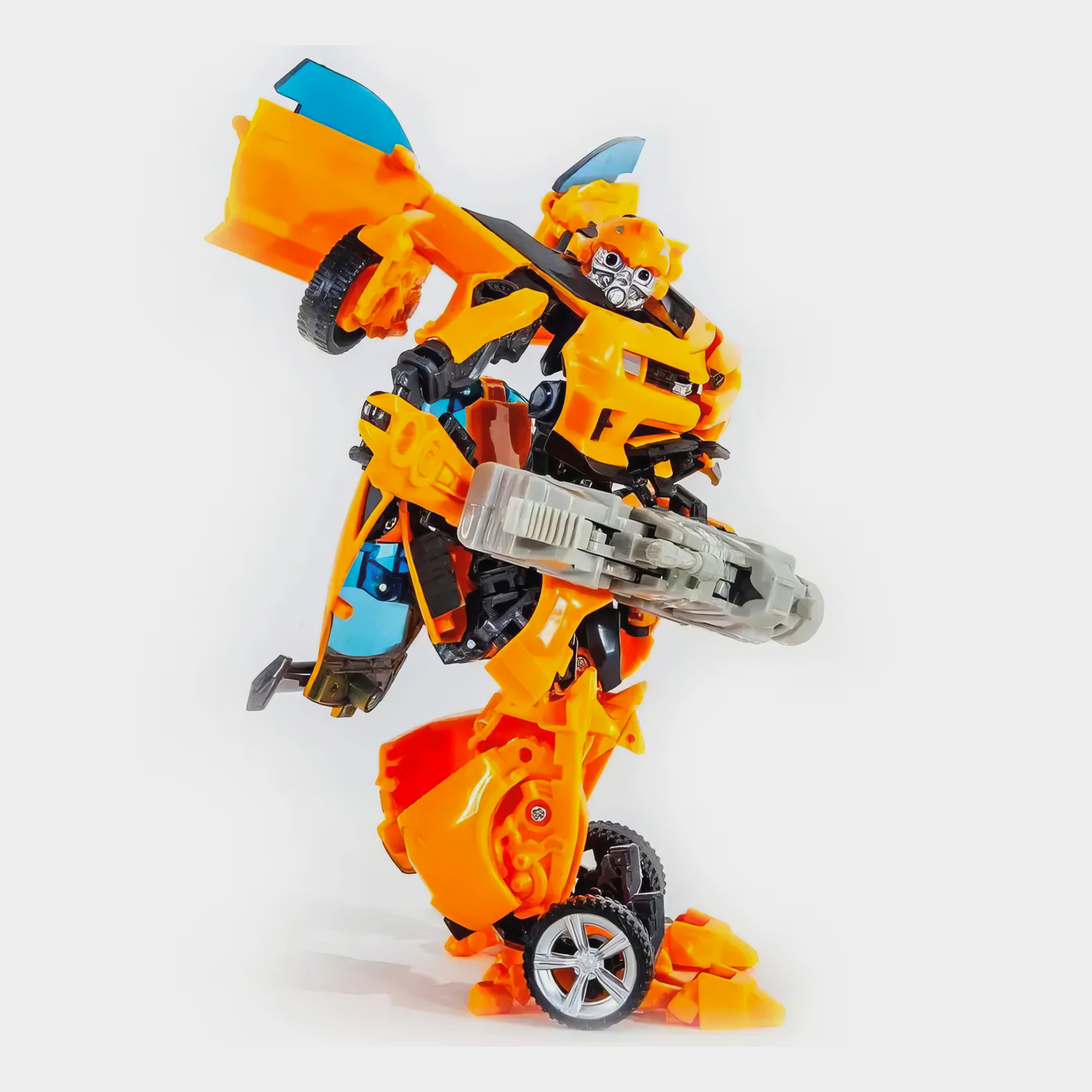 IACCES Transformation Toy Model Car that converts into a dynamic robot, made of durable plastic, with a remastered, highly detailed finish