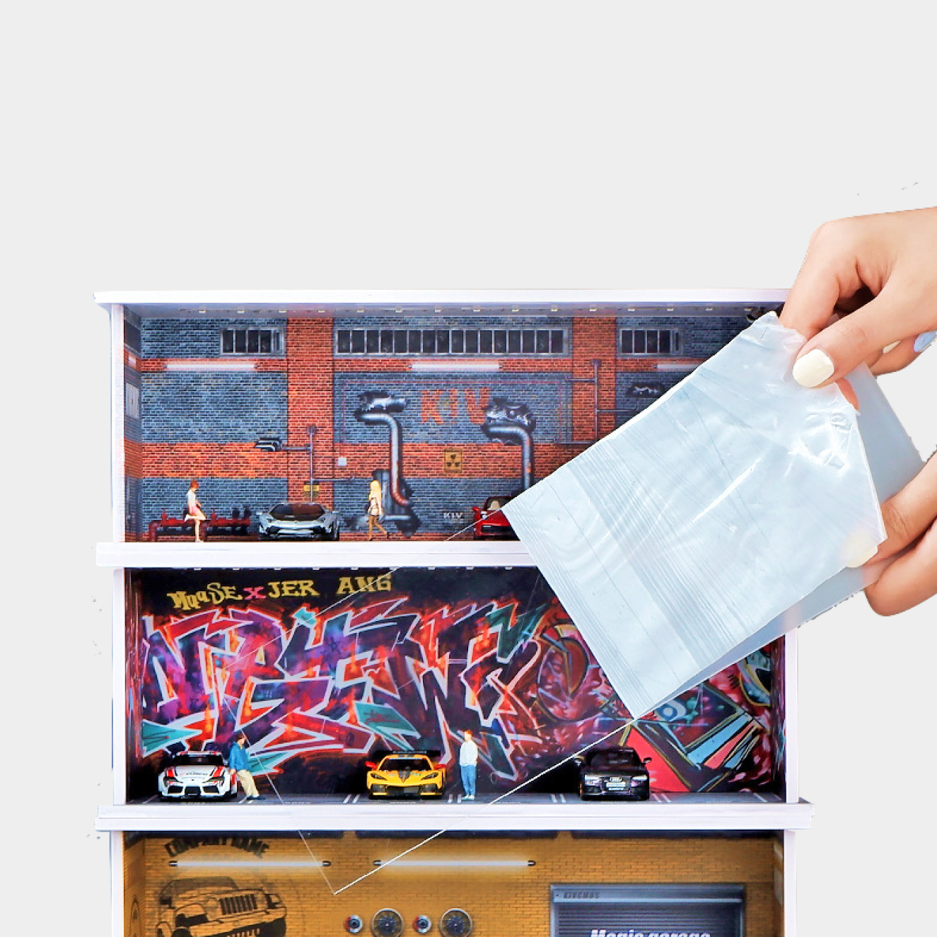 1:64 scale miniature parking garage display with realistic lighting and urban decor, measuring 30×13×11 cm