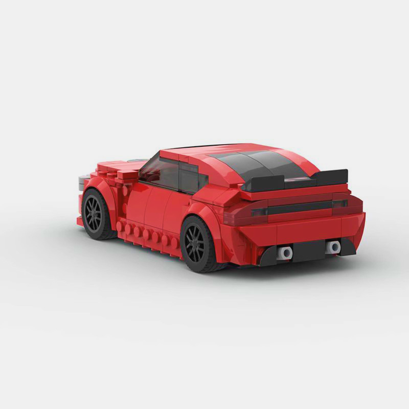 Dodge Challenger building blocks set with approximately 384 self-locking ABS plastic pieces, finished model measuring 15 x 7 x 4.8 cm